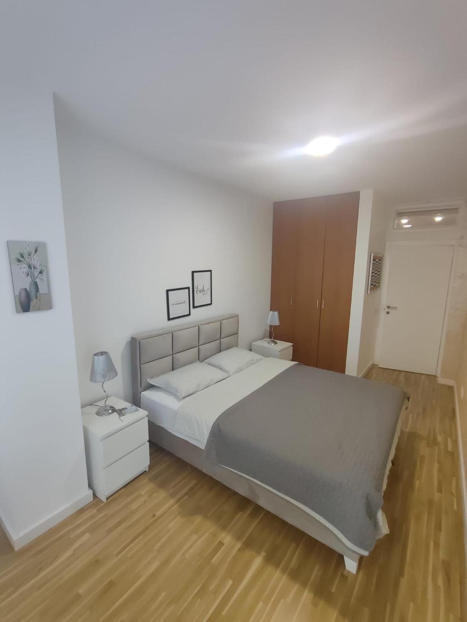 Appartamento City Lights Lux Belgrado Esterno foto